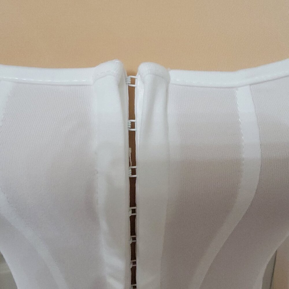 SHEIN Size XS White Asymmetrical Hem Hook and Eye Closure Crop Top, EUC - Picture 3 of 11